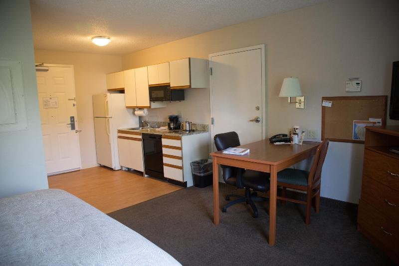 Candlewood Suites Huntersville-Lake Norman Area By Ihg Экстерьер фото